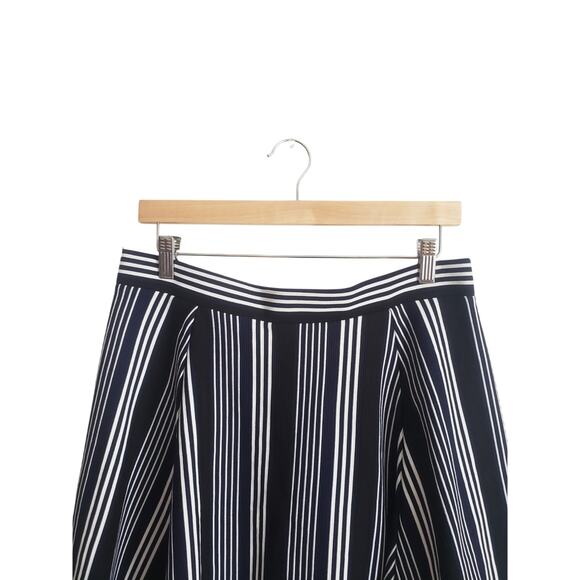 Divided H&M Striped Mini Skirt Blue/White Size Large - Picture 2 of 7